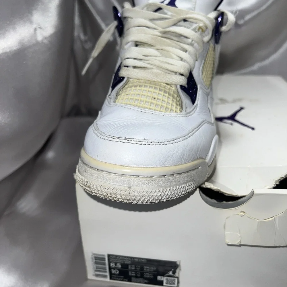 Jordan 4 Retro Mid Purple Metallic Size 8.5 White/Court Purple |‎ CT8527-115